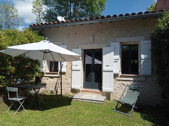 Maison En Pierre Restauree Avec Jardin ออช ภายนอก รูปภาพ
